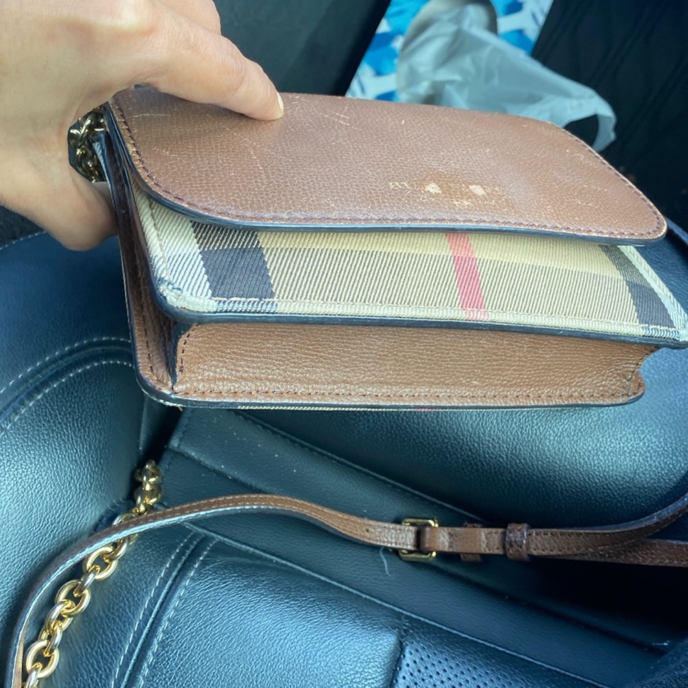 Preowned BURBERRY Leather And House Check Wallet With Detachable Strap In Tan. - Picture 5 of 7
